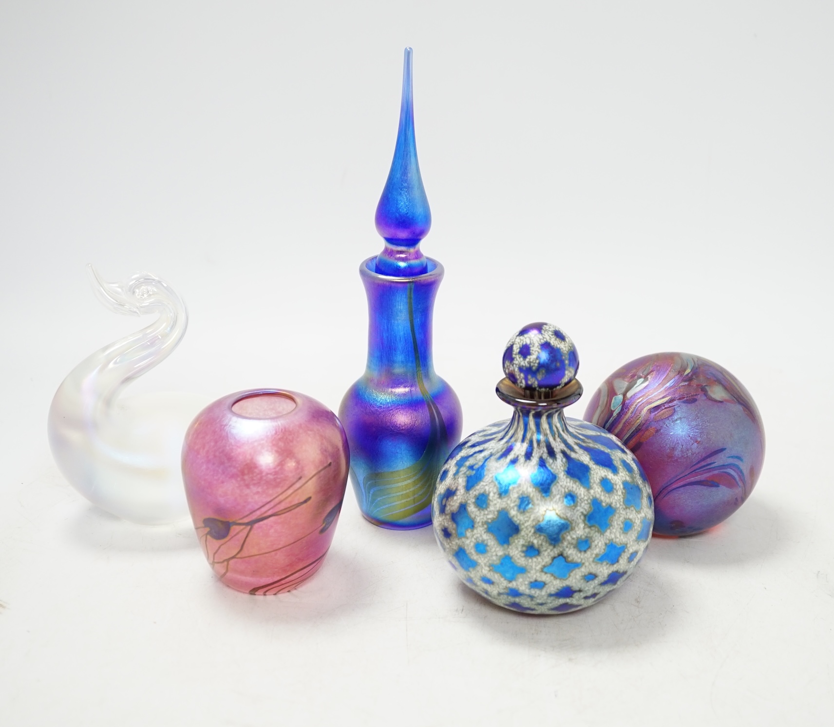 Five pieces of art glass to include four pieces of Glasform and a Siddy Langley spherical scent bottle and stopper, 21cm. Condition - good
